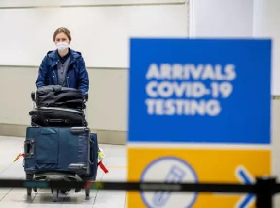 加拿大强制3天隔离形同虚设！旅客直接走出机场还被上门性侵 