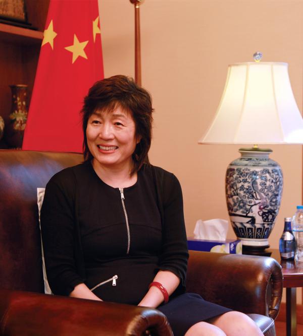 被称 " 北京美人 " 的大使将离任 为外交部第 3 位女发言人