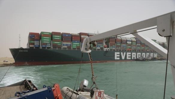 苏伊士运河管理局愿庭外和解：肇事货轮被索赔10亿美元