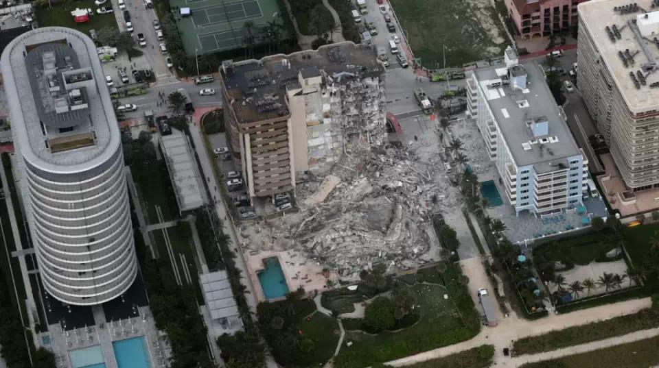 美国突发！佛罗里达州一住宅楼局部坍塌，仍有至少99人下落不明