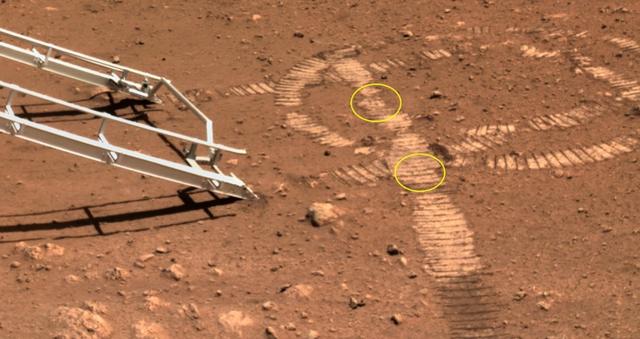 祝融号传回火星照片，岩石上有像“霉菌”的东西，有生命存在吗？